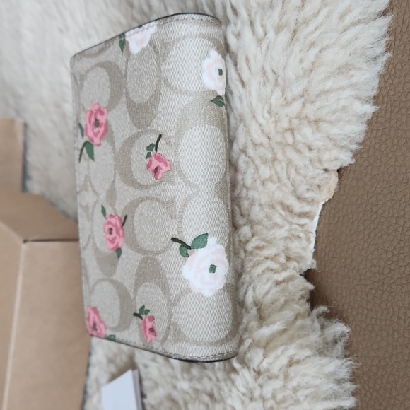 NWT IOB Coach Medium Corner Zip Signature Flower Print Wallet πππΈ - Picture 6 of 16